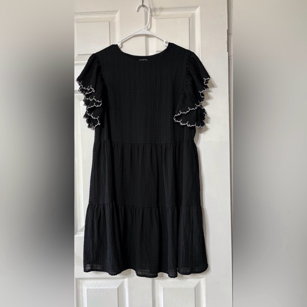 Who What Wear Women’s Size Medium Black Textured Dress